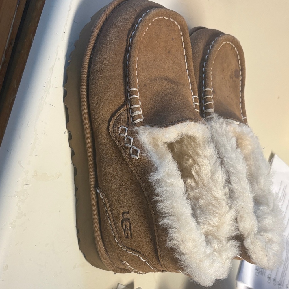 UGG  woman Brown Shearling Moccasins